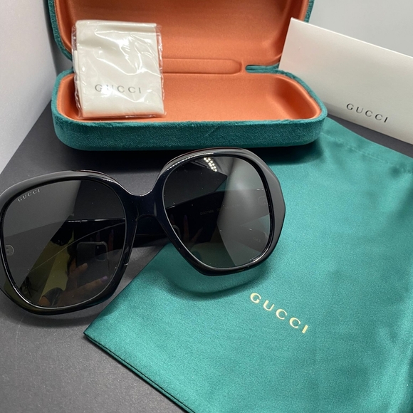Sunglasses Gucci ? authentic